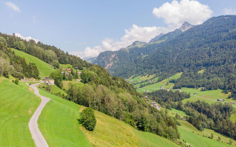 Elsa: Nuage, Montagne, Plante, Ciel, Écorégion, Vert, Paysage Naturel, La Nature, Environnement Naturel, Arbre
