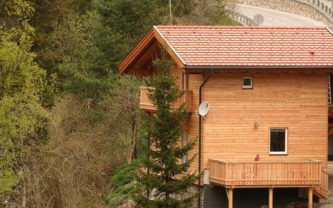 Am Arlberg: Maison, Toit, Arbre, Cabanon, Bâtiment, Domicile, Chalet, Zone Rurale, Siding, Architecture