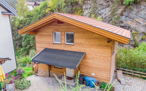 Am Arlberg: Plante, Bâtiment, Propriété, Fenêtre, Bois, Arbre, Maison, Lot Terre, Végétation, Table