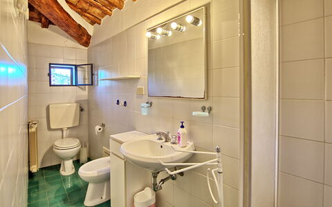 Tenuta: Salle De Bains, Pièce, Propriété, Design Intérieur, Bâtiment, Immobilier, Maison, Évier, Architecture, Meubles