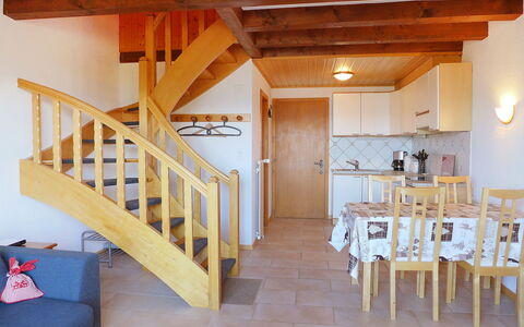 Villars 996: Escaliers, Pièce, Propriété, Bâtiment, Maison, Meubles, Design Intérieur, Faisceau, Plafond, Domicile