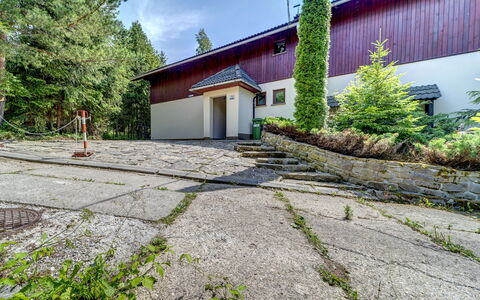 Zameczek Falsztyn: Ciel, Montagne, Jour, Bâtiment, Plante, Paysage Naturel, Maison, Végétation, Montagnes, Arbre
