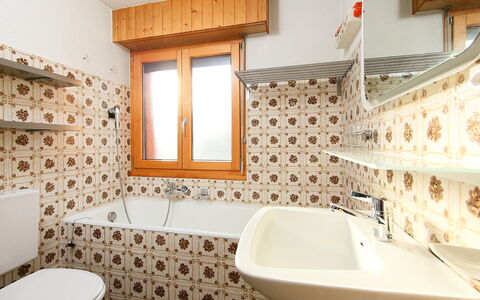 Atlantic 112: Salle De Bains, Propriété, Pièce, Design Intérieur, Baignoire, Mur, Bâtiment, Tuile, Immobilier, Architecture