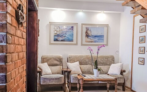 Bursztynowa: Meubles, Design Intérieur, Mur, Sol, Sol, Canapé, Bois, Pièce, Salon, Plafond