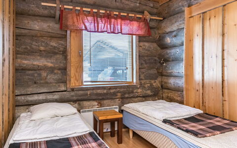 Kujakieppi: Bois, Chambre, Dur, Tache De Bois, Chalet, Cabane En Rondins, Lit Superposé, Lit, Literie, Gelé