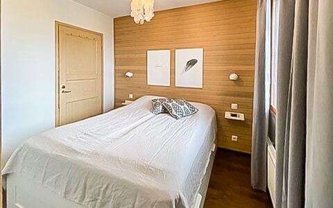 Länsirinne C 12: Meubles, Design Intérieur, Lit, Chambre, Mur, Sol, Sol, Bois, Plafond, Pièce