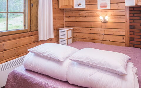 Rukatörmä, Kesäjärvi: Lit, Chambre, Bois, Drap De Lit, Literie, Meubles, Domicile, Design Intérieur, Cadre De Lit, Linge