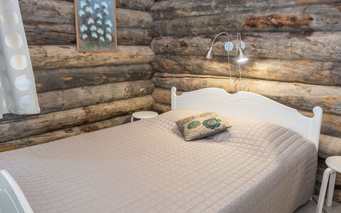 Revonaapa B13: Bois, Chambre, Design Intérieur, Sol, Sol, Linge, Meubles, Literie, Pièce, Lit