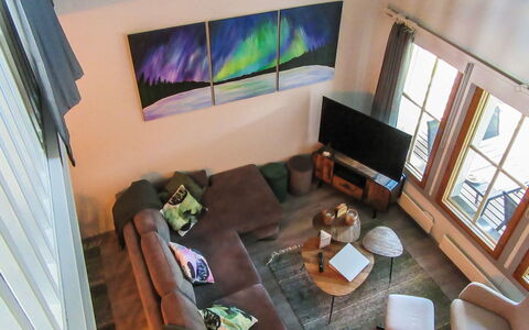 Kelokivakka D19: Meubles, Design Intérieur, Canapé, Sol, Sol, Bois, Salon, Éclairage, Pièce, Appartement