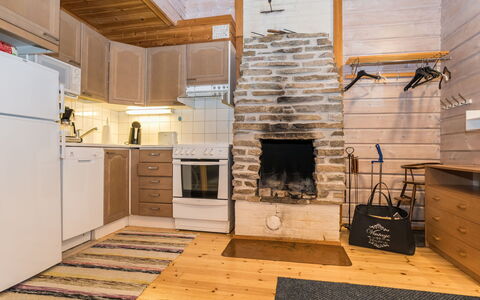 Ruka-Linkki 3A: Bois, Plafond, Domicile, Cuisine, Pièce, Chalet, Tache De Bois, Dur, Comptoir, Cabinetry