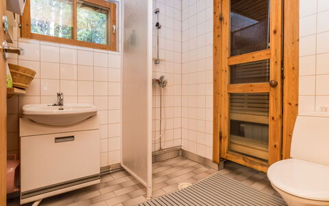 Ruka-Linkki 3A: Bois, Sol, Sol, Design Intérieur, Luminaire Plomberie, Pièce, Plomberie, Salle De Bains, Plafond, Tache De Bois