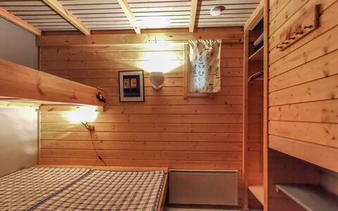 Salakolo 2: Bois, Design Intérieur, Sol, Plafond, Meubles, Sol, Lit, Chambre, Pièce, Éclairage