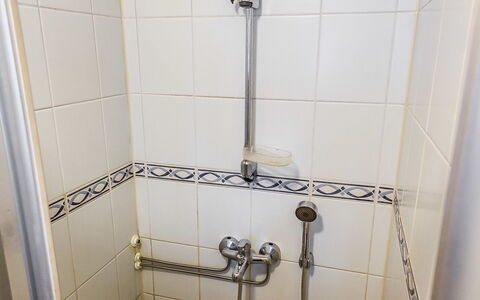Hoviranta: Luminaire Plomberie, Salle De Bains, Plomberie, Douche, Tete De Douche, Bar De Douche, Tuile, Panneau De Douche, Robinet