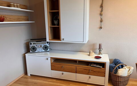 Mühlbach am Hochkönig 250: Cabinetry, Meubles, Comptoir, Propriété, Miroir, Bâtiment, Bois, Cuisine, Tiroir, Design Intérieur