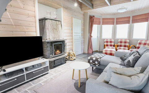 Rukan Taikavuosselin Helmi 8 a: Bois, Design Intérieur, Domicile, Meubles, Pièce, Salon, Électroménager, Plafond, Cabane En Rondins