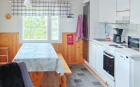 Uniranta: Bois, Meubles, Sol, Design Intérieur, Sol, Cuisine, Pièce, Cabinetry, Plafond, Tache De Bois