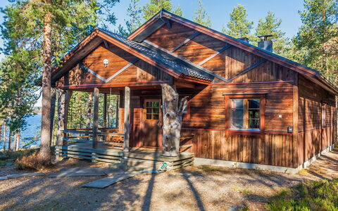 Huljakka: Herbe, Maison, Chalet, Lot Terre, Domicile, Biens, Pelouse, Siding, Ferme, Porche