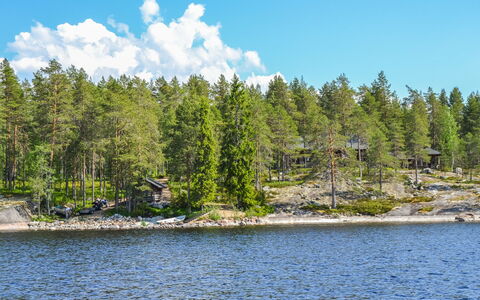 Huljakka: Herbe, Maison, Chalet, Lot Terre, Domicile, Biens, Pelouse, Siding, Ferme, Porche