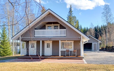 Pellervo: Maison, Domicile, Toit, Chalet, Siding, Biens, Ferme, Porche, Cour, Mélèze