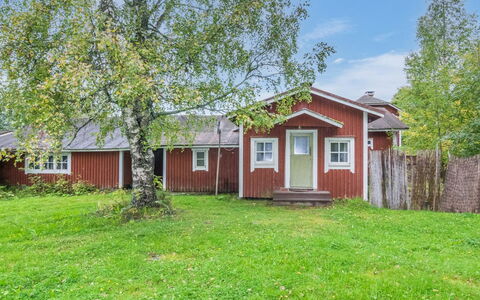 Tähdikki: Herbe, Maison, Toit, Chalet, Arbuste, Zone Résidentielle, Domicile, Lot Terre, Zone Rurale