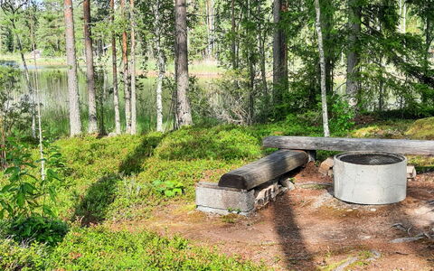 Kettupirtti: Bois, Neige, L'Hiver, Chalet, Gelé, Domicile, Cabane En Rondins, Mélèze, Siding