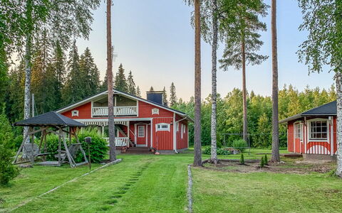 Majavanpesä: Arbre, Chalet, Toit, Lot Terre, Maison, Domicile, Zone Rurale, Siding, Pelouse