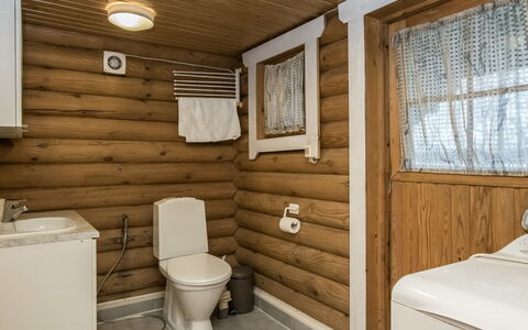 Karhunluola: Herbe, Maison, Chalet, Lot Terre, Domicile, Biens, Pelouse, Siding, Ferme, Porche