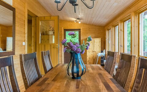 Kaakonnokka: Design Intérieur, Sol, Bois, Plafond, Sol, Meubles, Parquet, Luminaire, Pièce, Éclairage