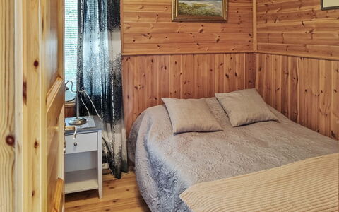 Minervahovi: Bois, Chambre, Sol, Lit, Sol, Design Intérieur, Drap De Lit, Meubles, Literie, Pièce