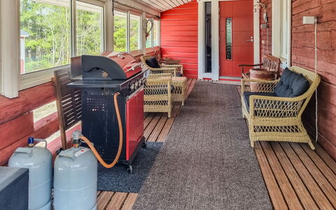Minervahovi: Bois, Meubles, Sol, Tache De Bois, Parquet, Porche, Dur, Chaise, Chalet, Plate-Forme