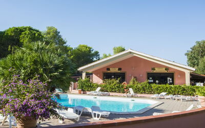 Marina Di Bibbona 150: Propriété, Maison, Piscine, Immobilier, Bâtiment, Domicile, Villa, Recours, Vacances, Arbre