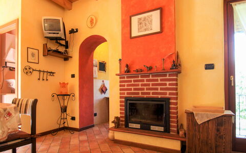 Casa Mulino: Meubles, Propriété, Cabinetry, Bâtiment, Orange, Cuisine, Design Intérieur, Cadre, Architecture, Plante
