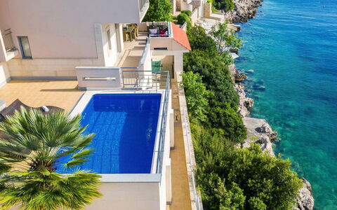 Villa Silvana: Propriété, Bleu, Bleu Azur, Vacances, Maison, Immobilier, Mer, Bâtiment, Piscine, Appartement