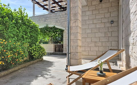 Bila Vila: Composite, Ombre, Mobilier De Jardin, Béton, Balcon, Pot De Fleur, Plante D'Appartement, Biens, Aménagement Paysager, Structure En Plein Air