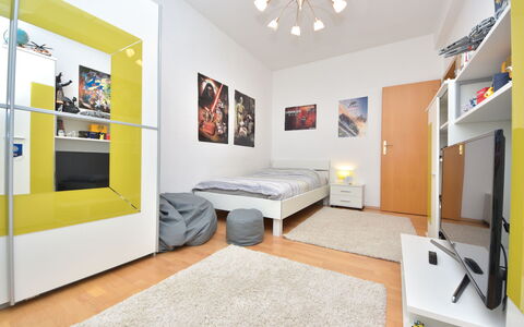 Bila Vila: Cadre, Propriété, Meubles, Bleu Azur, Confort, Télévision, Éclairage, Design Intérieur, Sol, Salon