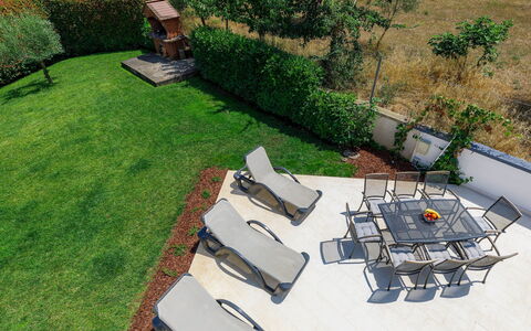 Lana: Plante, Lot Terre, Design Urbain, Herbe, Biome, Couverture De Sol, Paysage, Immobilier, Mobilier De Jardin, Pot De Fleur