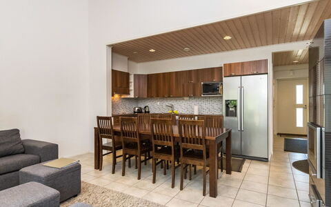 4 Seasons Hymy a: Voie Navigable, Banque, Cours D'Eau, Lac, Chalet, Forêt, Canal, Réservoir, Cabane En Rondins
