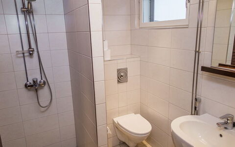 Tahko Spa Suites Orange a 9: Herbe, Maison, Chalet, Lot Terre, Domicile, Biens, Pelouse, Siding, Ferme, Porche