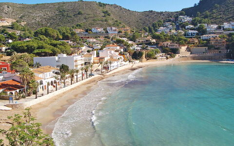 El Nido de Luisa: L'Eau, Ciel, Bleu Azur, Bâtiment, Montagne, Plage, Arbre, Plante, Cotiers Et Relief Océaniques, Paysage Naturel
