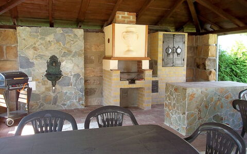 Sezímky: Propriété, Pièce, Bâtiment, Meubles, Design Intérieur, Plafond, Immobilier, Biens, Architecture, Domicile