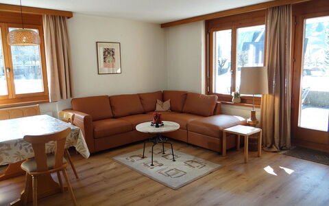 Blumenweg 6: Meubles, Design Intérieur, Sol, Canapé, Bois, Sol, Table, Salon, Appartement, Pièce