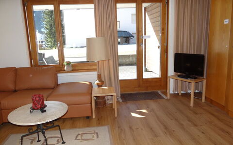 Blumenweg 6: Meubles, Sol, Sol, Design Intérieur, Bois, Pièce, Canapé, Chaise, Salon, Table