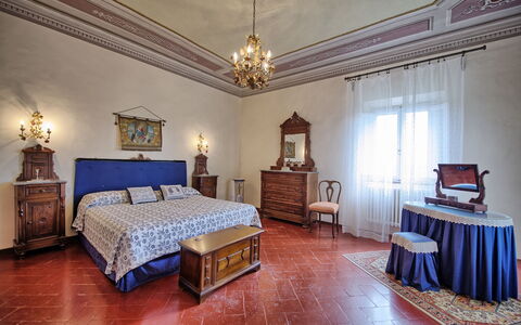 Villa Buonaparte: Chambre, Pièce, Meubles, Propriété, Lit, Drap De Lit, Bâtiment, Design Intérieur, Cadre De Lit, Sol
