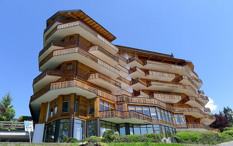 Villars 783: Ciel, Plante, Bâtiment, Fenêtre, Arbre, Design Urbain, Condominium, Bloc Tour, Façade, Ville
