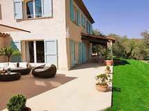83167- Fayence