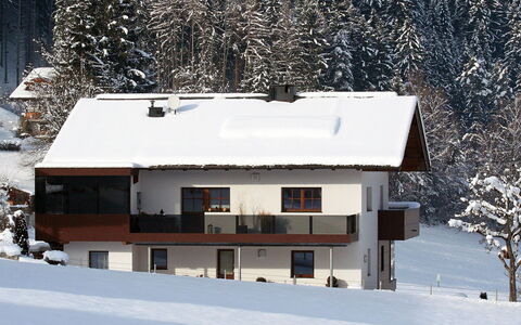 Fabian: Neige, L'Hiver, Maison, Propriété, Domicile, Architecture, Toit, Arbre, Bâtiment, Ciel