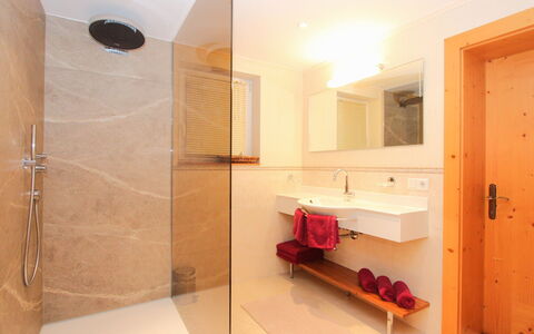 Fabian: Sol, Mur, Design Intérieur, Sol, Bois, Luminaire Plomberie, Salle De Bains, Plafond, Éclairage, Plomberie