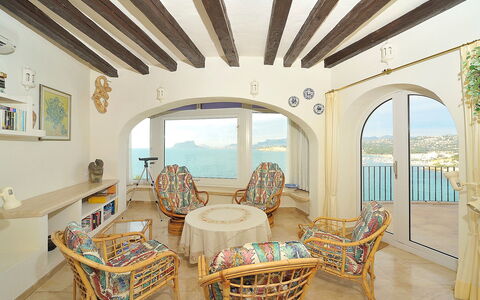 Vista Panorama: Propriété, Pièce, Bâtiment, Immobilier, Maison, Plafond, Design Intérieur, Meubles, Table, Biens