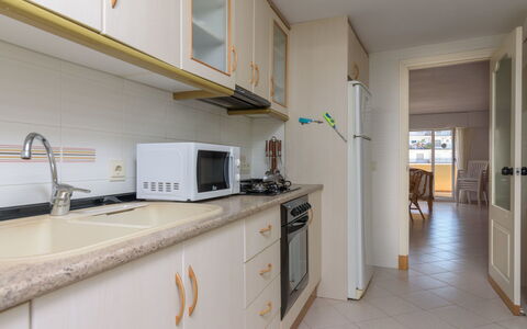 Girasol: Propriété, Pièce, Jaune, Bâtiment, Immobilier, Maison, Cuisine, Meubles, Design Intérieur, Sol