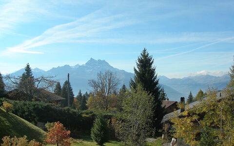 Chalet Petit Pont: Montagnes Relief, Montagne, La Nature, Paysage Naturel, Chaîne De Montagnes, Ciel, Arbre, Alpes, Région Sauvage, Feuille